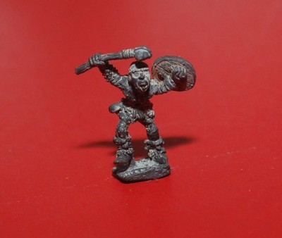 Warhammer - C10 - Halber Ork - Kämpfer mit Schläger - 1984