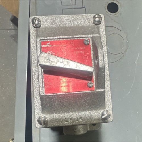 Crouse-Hinds EDSC218 Hazardous Location Factory Sealed Switch Cover 20A