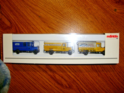 MARKLIN HO  18987  DIECAST TRUCKS  SET OF 3   DEUTSCHE POST  FLUGPOST  LUFTHANSA