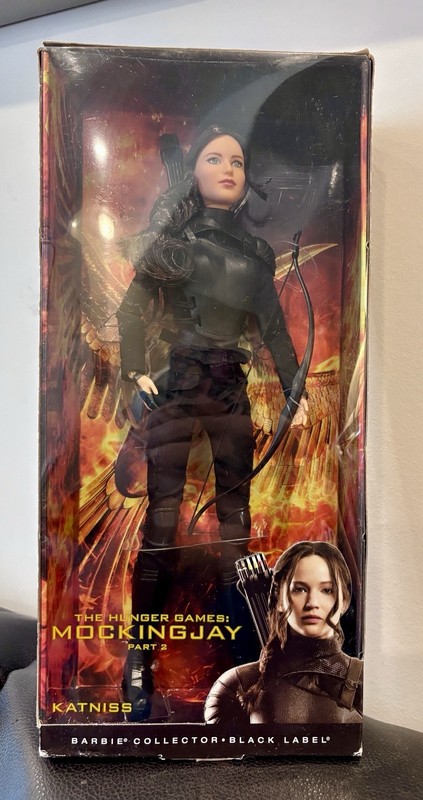 Barbie Collector Black Label The Hunger Games Mockingjay Part 2 Katniss Doll