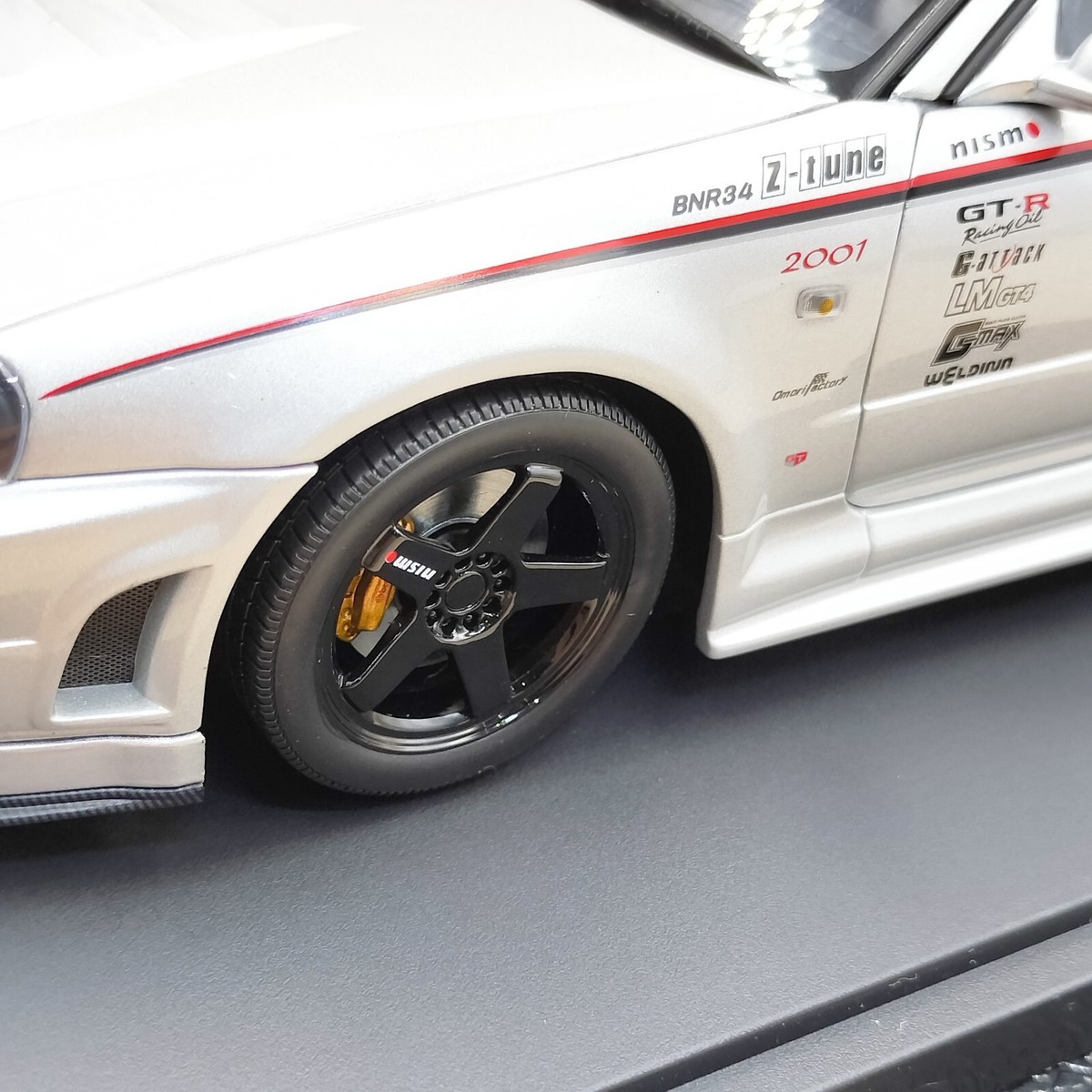 AUTOart 1/18 Nissan Skyline GT-R R2 nismo Z-Tune Version AUTOart 1/18 Nissan Skyline GT-R R2 nismo Z-Tune Version