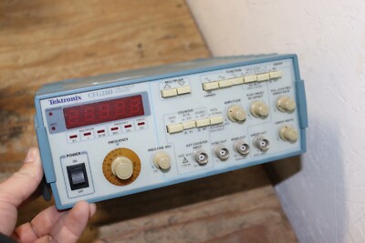 Tektronix CFG280 11MHz Function Generator