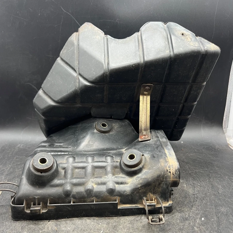 Mitsubishi Mighty Max Dodge D50 Ram 1987-1996 OEM caja de admisión de aire MD620590 Foto 4 de 4