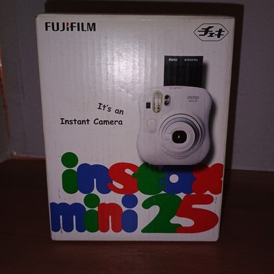 Fujifilm Instax Mini 25 Instant Camera White Batteries Wrist Strap Close Up Lens