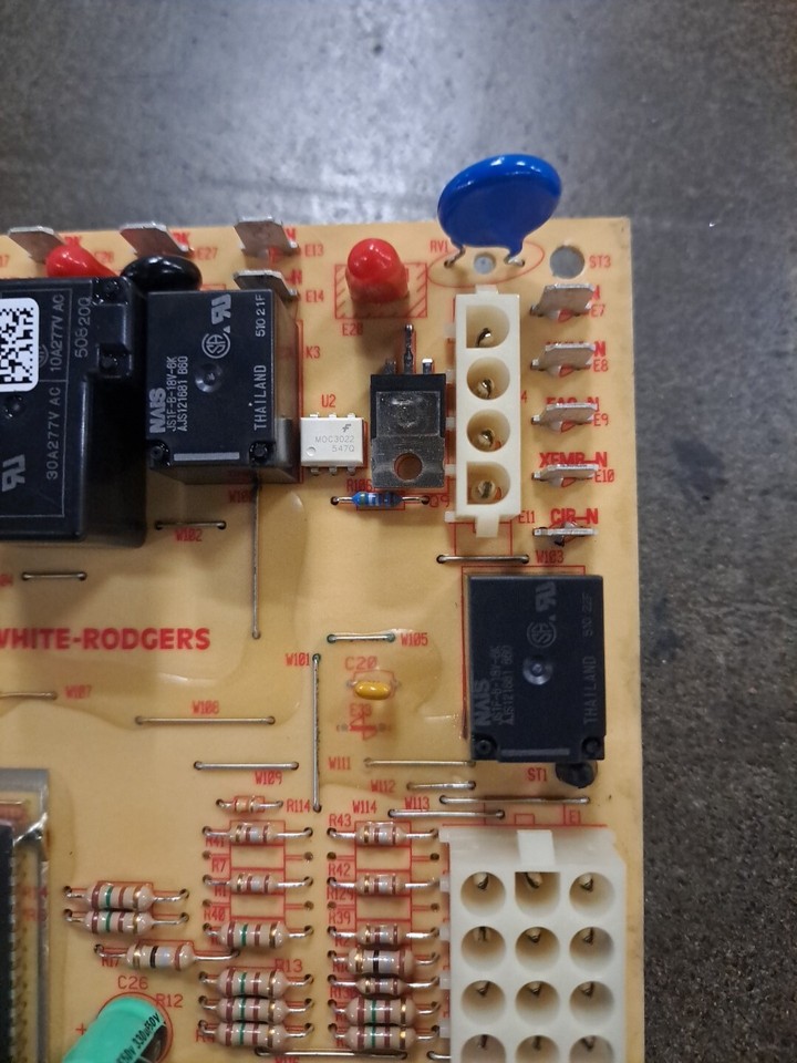 Circuito di controllo forno White Rodgers 50T55-288-01 102077-15 usato Circuito di controllo forno White Rodgers 50T55-288-01 102077-15 usato
