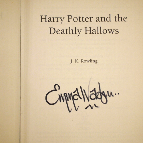 * Rare Signed By Emma Watson * Harry Potter and The Deathly Hallows 1st Ed 2007 - Picture 2 of 4