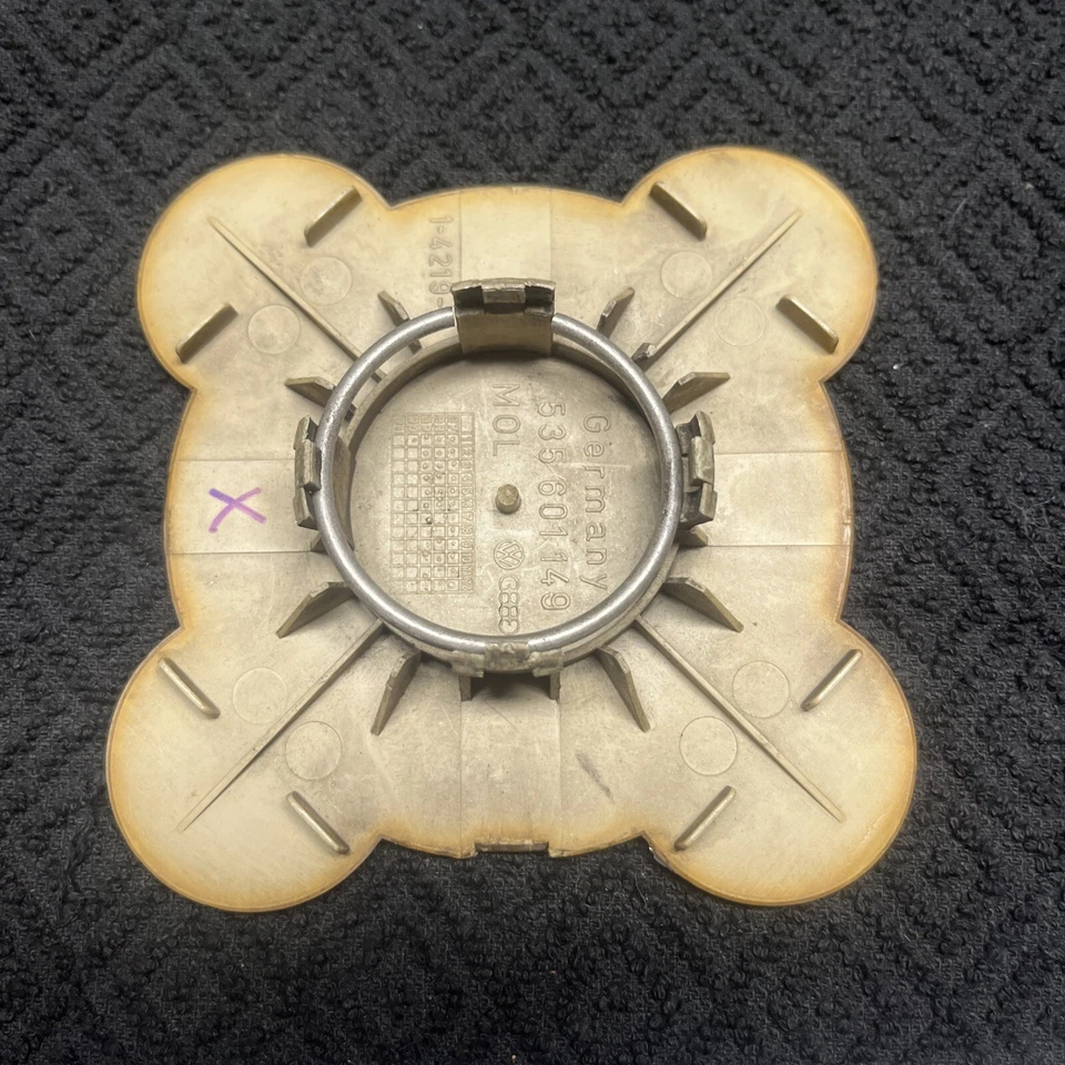 Volkswagen VW Corrado Jetta GLi 535 601 149 OEM Center Wheel Hub Cap Rim Cover X Foto 3 de 4