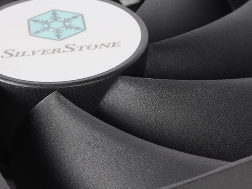 Silverstone FN121-P 120mmx120mmx25mm 9 Blade Low Noise Sleeve Bearing Fan - Picture 3 of 3