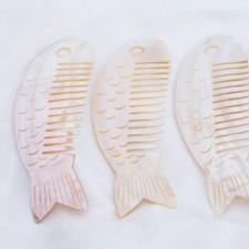 Natural Shell Scallop Fish Shape Hair Comb Cute Chic Gifts Novelty Retro Fun New