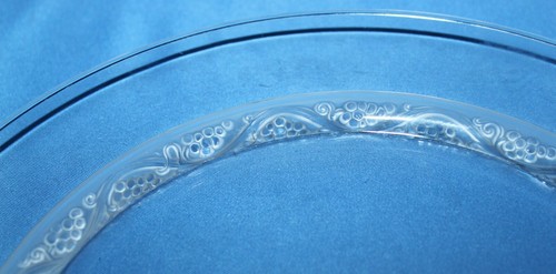 Lalique Crystal Phalsbourg Set Of Four 8 3/4" Luncheon Plates/ Grapes/Fruit Rim - Picture 5 of 10