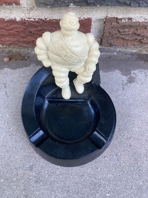 Vintage 1930s / 1940s Michelin Man Bakelite Black Ashtray Auto 