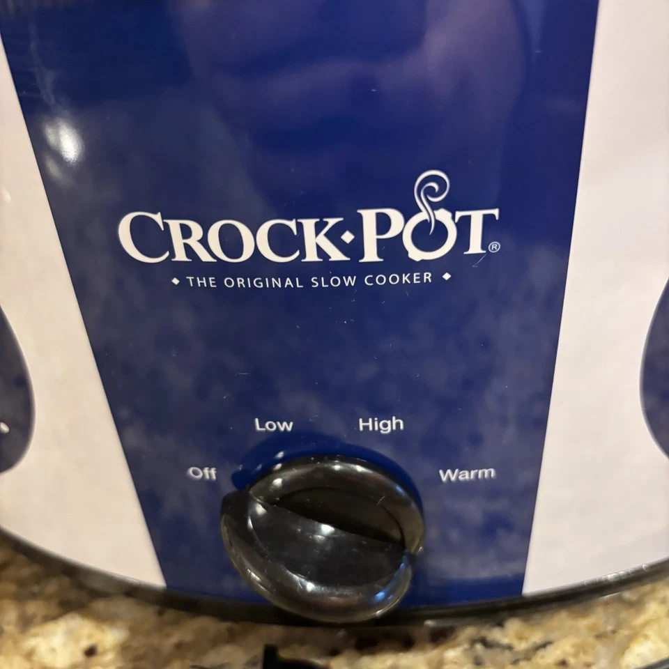 Crock-Pot 6 Qt NFL Indianapolis Colts Game Day Slow Cooker Oval Cook And Carry - Image 2 of 4