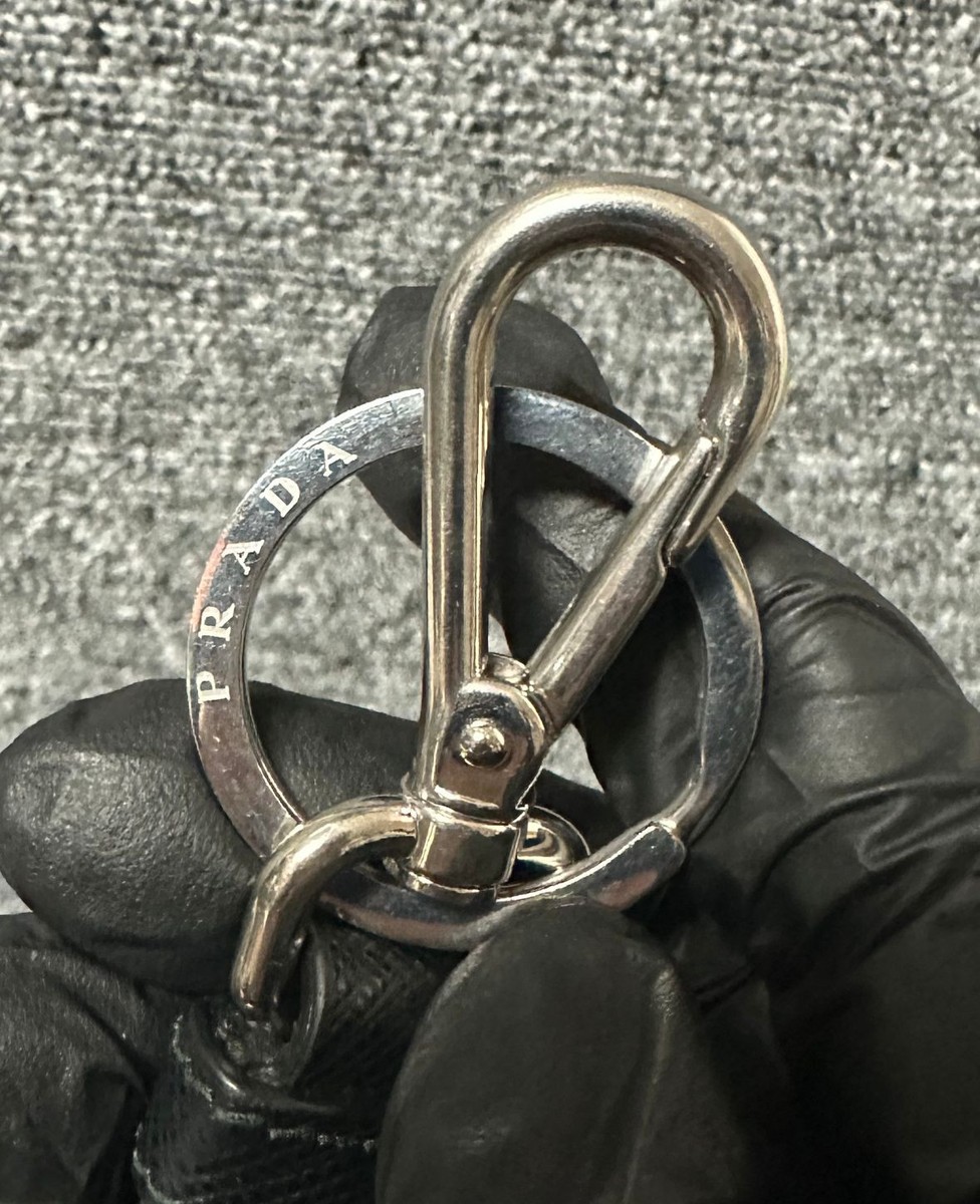 ★Prada Saffiano Triangle Logo Keyring Black★ 213476616_black_in.jpg?ts=