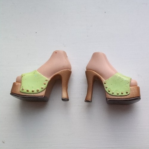 Bratz Puppenschuhe Zubehör Strut It! Meygan 2003 Sandalen Wedges Plateau