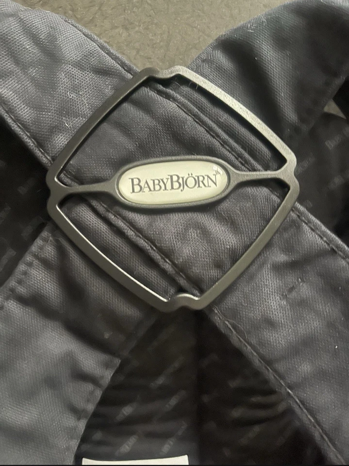 Portabebés Bjorn - Negro Foto 4 de 4