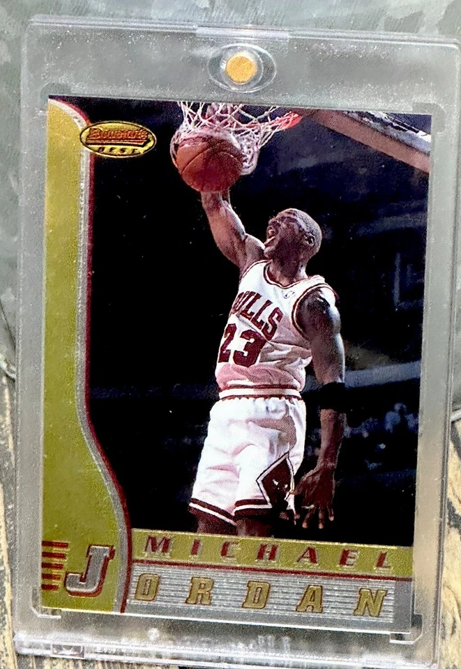 Tarjeta Michael Jordan TOPPS AÑOS 90 INSERTAR LÁMINA HOLO DORADA RARA 🔥 CAMISETA DE LOS BULLS #23 Foto 2 de 4