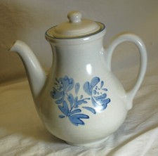 Yorktowne Pfaltzgraff Stoneware Coffee Pot  Lid Blue Floral USA