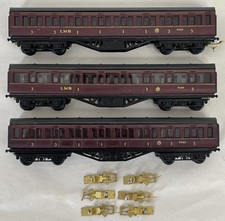 3x Graham Farish N 3rd Class LMS Maroon Passenger Coaches 9485 Unboxed