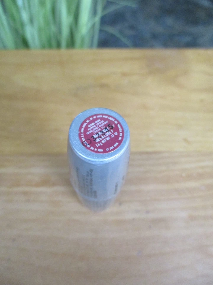 Avon Beyond Color Plumping Lip Color Lipstick RAZZ SPF 15 w/ Retinol SEALED - Image 2 of 2