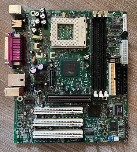Intel D815EFV PGA370 Mainboard + Celeron 1000A +256MB SDRAM + Lüfter + I/O Shield