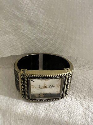 Premier Designs Ancient Times, Antiqued Brass Plated, Open  display picture 3