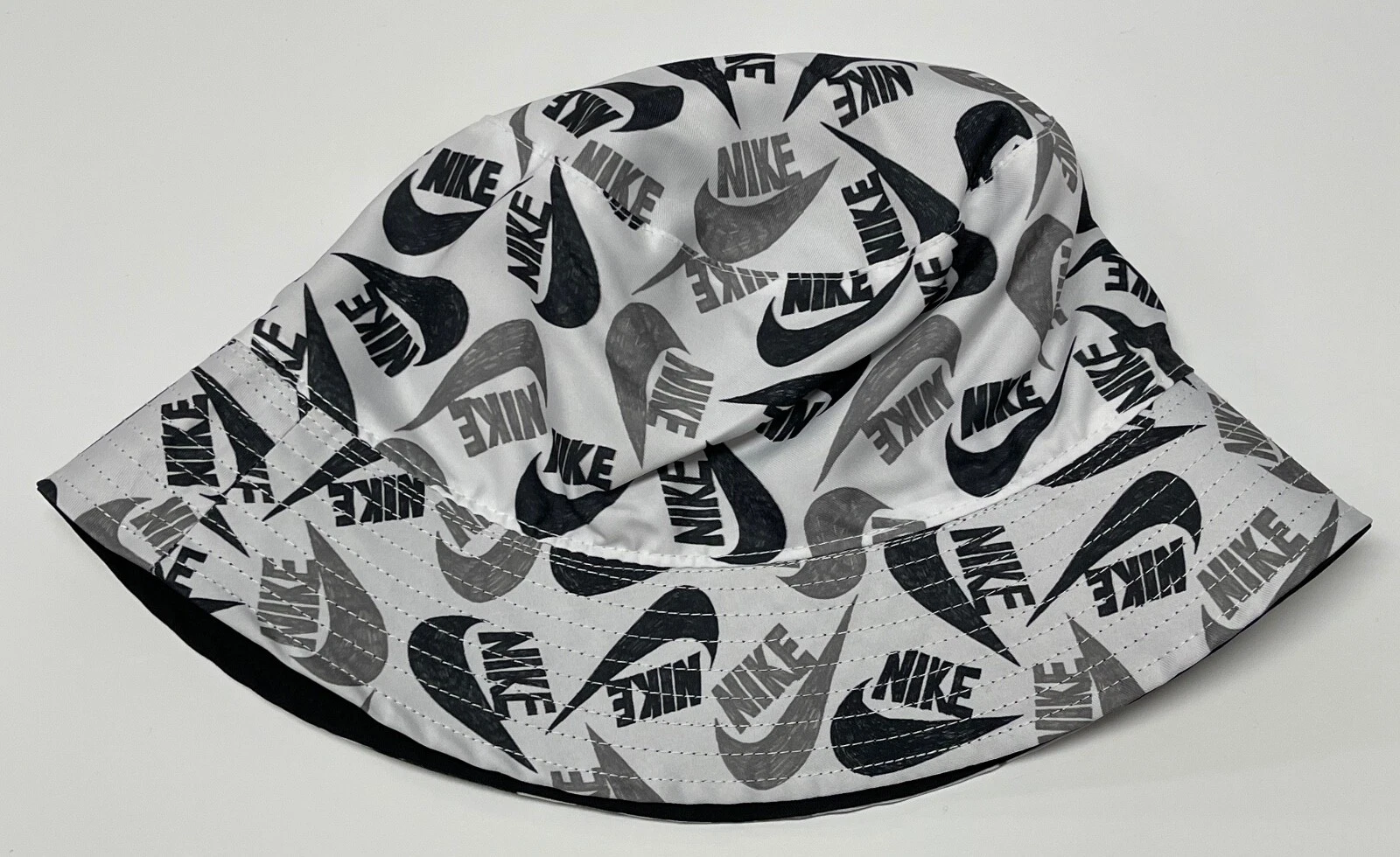 Kids Nike Reversible Bucket Hat (DH0398-010) Size Large/XL
