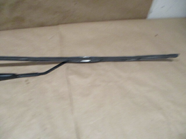 Ferrari California - LH Windshield Wiper Arm And Blade - P/N 69771000
