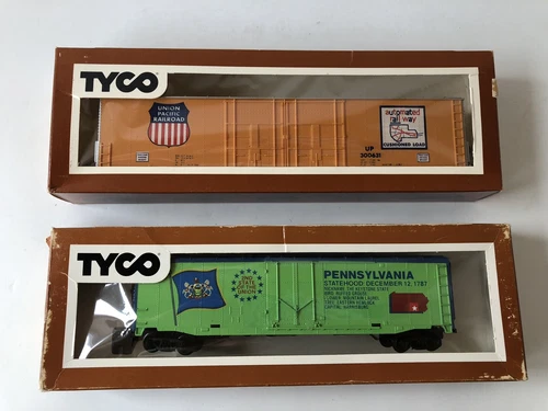 TYCO HO Scale Pennsylvania Bi- Centennial Box Car & UP 55' Box Car