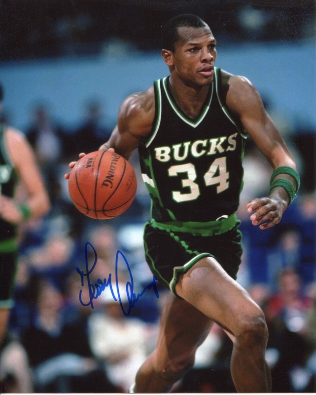 TERRY CUMMINGS Signed Milwaukee Bucks 1984-89 color photo COA 2x AS ROY 1983