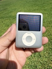 Apple iPod Nano 3rd Gen 4gb Silver- UNTESTED 