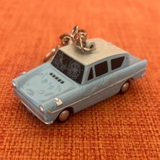 USJ Limited Harry Potter Ford Anglia Flying Car Keychain