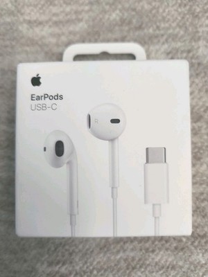 New Sealed Apple EarPods with USB-C Plug (MYQY3AM/A) Microphone White