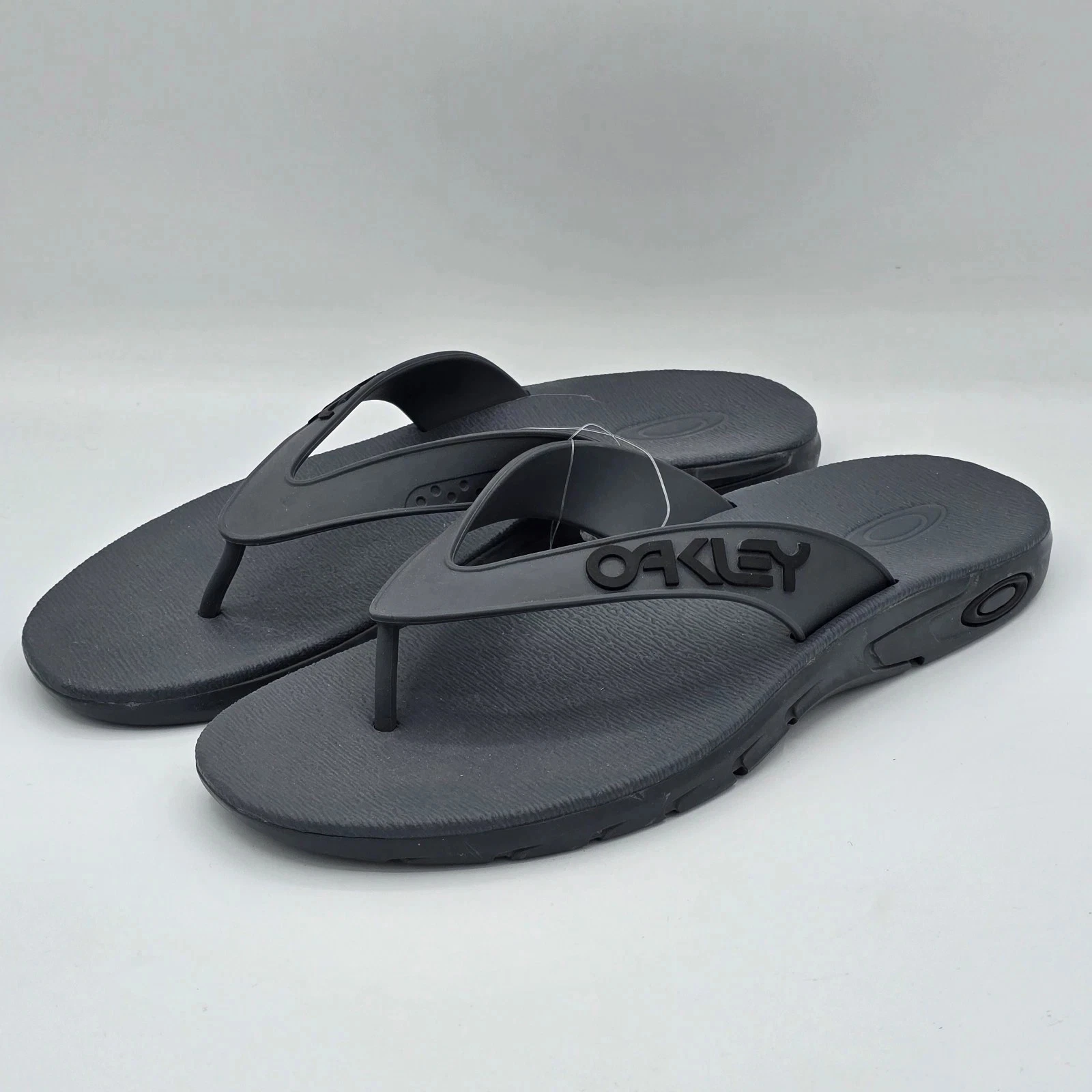 OAKLEY B1B Flip Flop Men's Sandals Gray/Black
Opens in a new window or tab