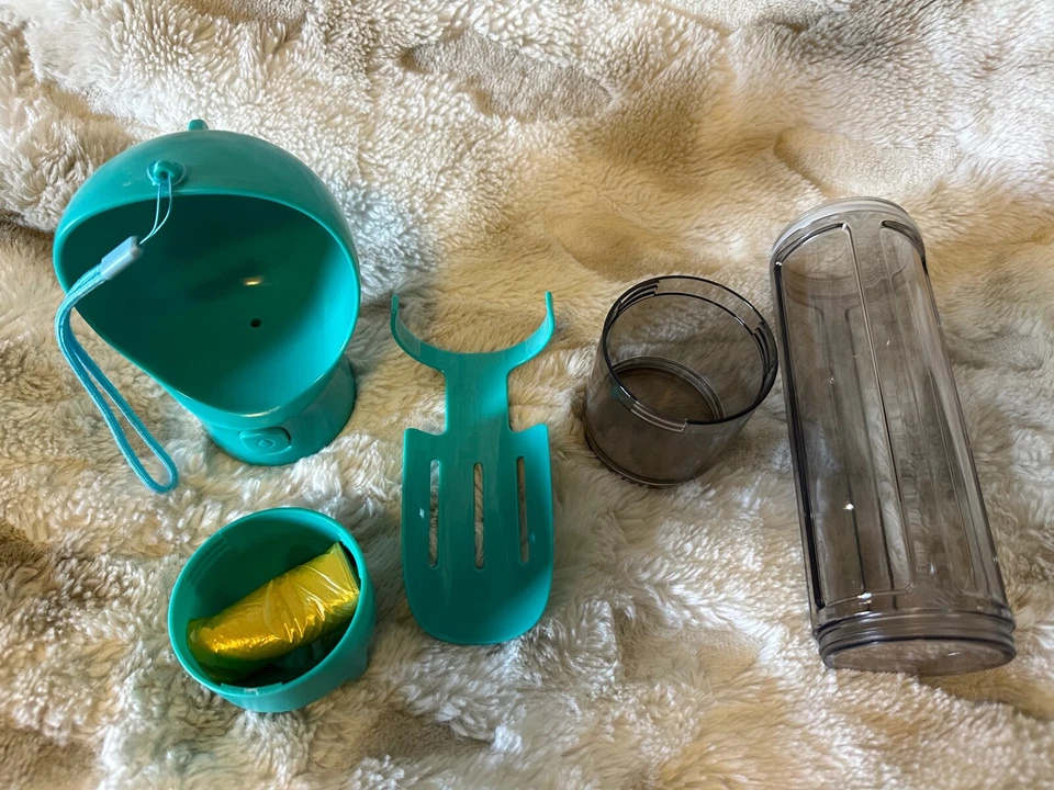 2-in-1 Pet Water Bottle & Food Container – Portable Dog Cat Travel Feeder - Image 2 of 4