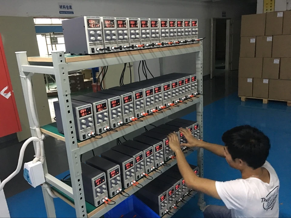 KPS303D Adjustable Regulated DC Power Supply Output 0-30V 0-3A AC115V-230V - Image 2 of 4