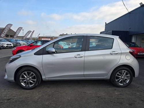 2015 Toyota Yaris 1.33 Dual VVT-i Icon Euro 5 5dr Euro 5 - Picture 10 of 24