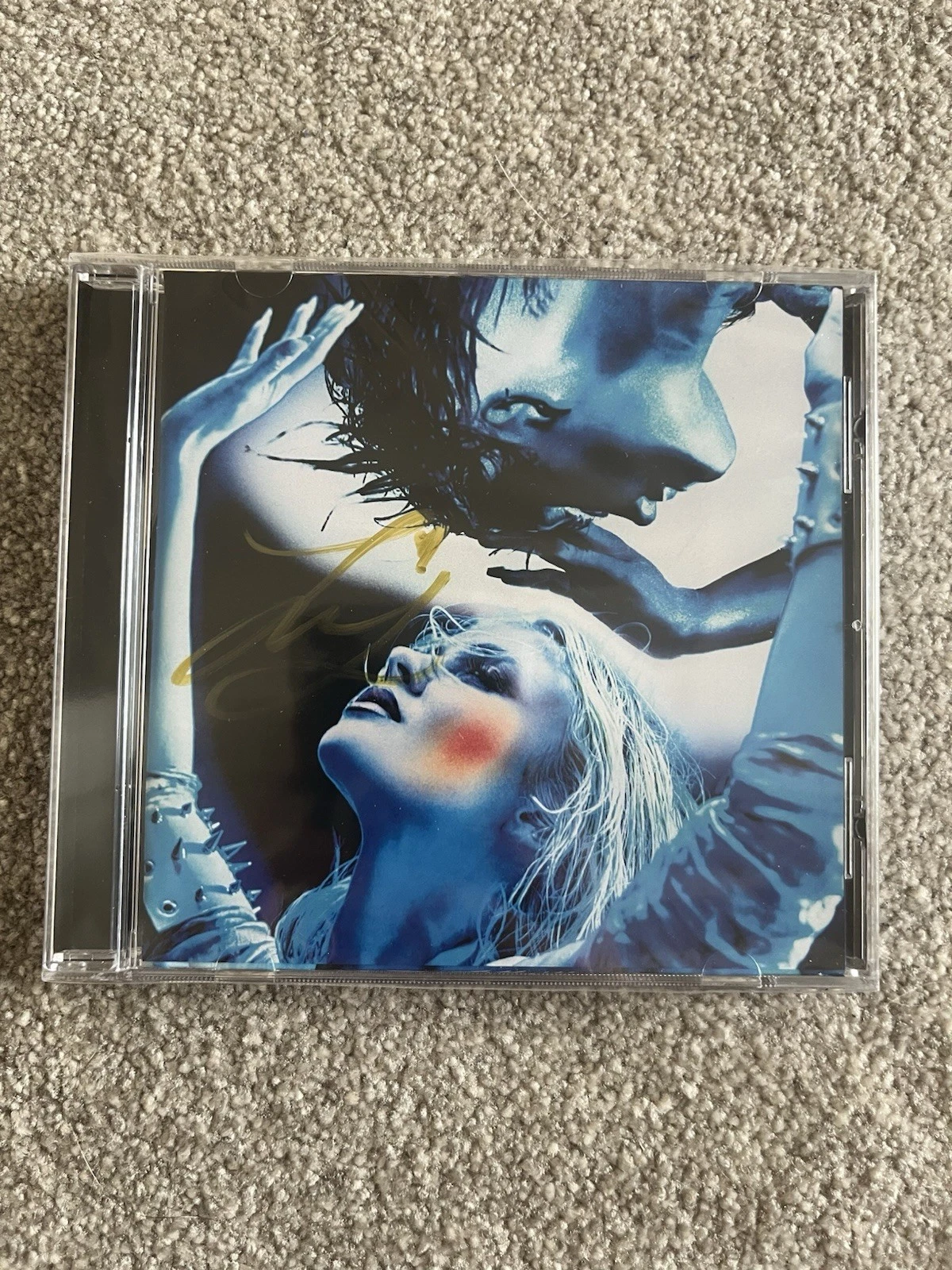 Can't Tame Her CD Single