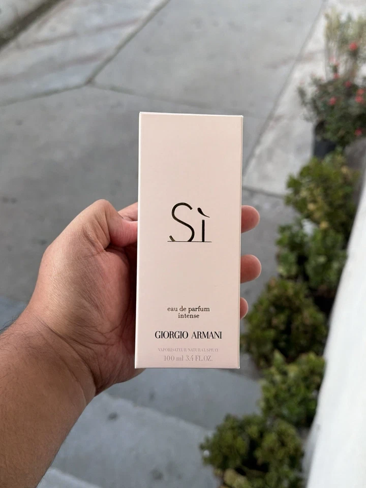 Si Eau de Parfum Intenso Feminino 100ml | Perfume Floral Fresco de Longa Duração - Imagem 4 de 4