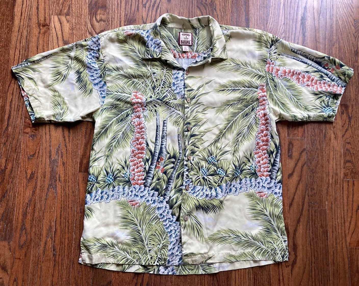 Tommy Bahama Hawaiian Shirt Mens Size Large 100% Silk Camp Floral Loop Collar