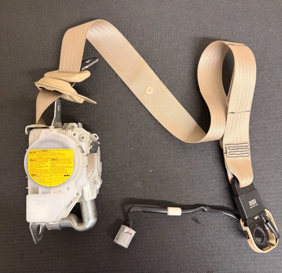 2006 2007 2008 LEXUS IS250 IS350 FRONT RIGHT PASSENGER SIDE SEAT BELT OEM - Image 2 of 4