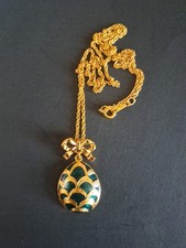  Vintage Avon Green Enamel Egg Pendant with Bow Bale Necklace Goldtone