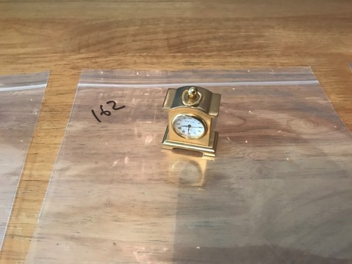 Miniature Quartz clocks and other makes. Over 100 clocks - Foto 315 di 470
