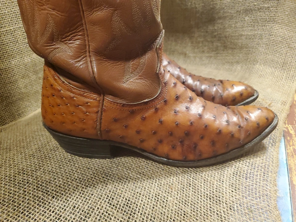 Botas femininas Full Quill Ostrich Nacona, tamanho 9,5 D  - Imagem 3 de 4