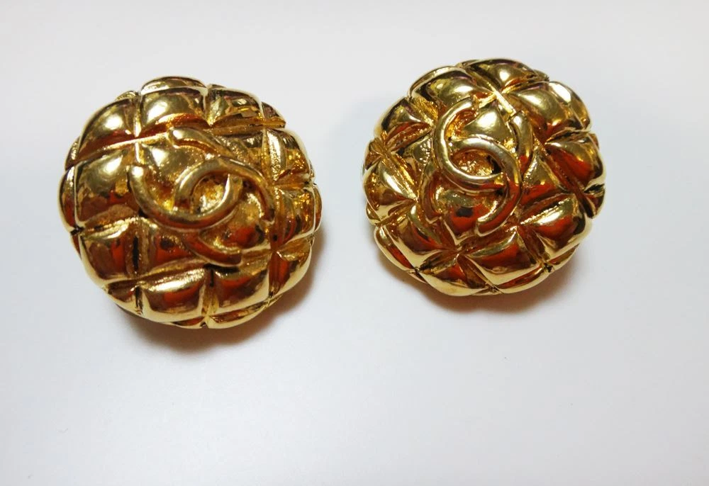 Chanel Earrings Gold Hardware Coco Mark Second Hand C-001