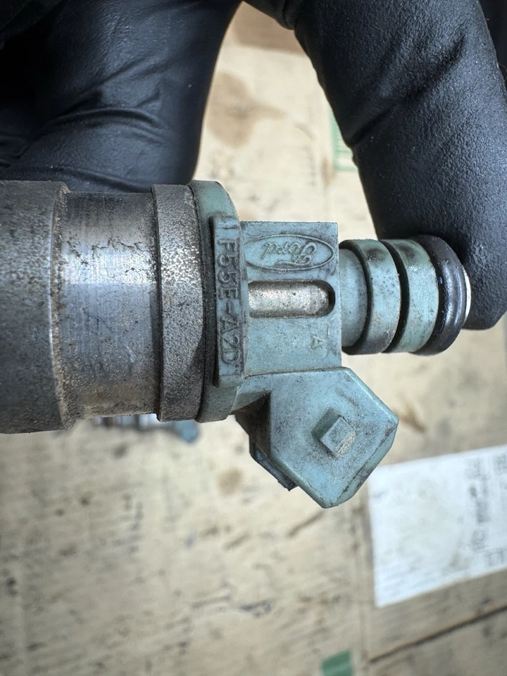 93-98 1996 Mustang Cobra 5.0 4.6 4V 24lb Fuel Injectors Ford  V8 - Image 2 of 3