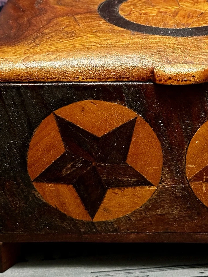 Antique 1800's Schmutzler Family Staunton,IL Inlaid Stars Diminutive Hinged Box - Image 4 of 4