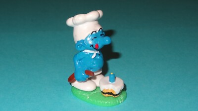 Smurfs Cake Chef Smurf 3 Piece Kinder Toy 2008 Vintage Rare Boss Display Figure