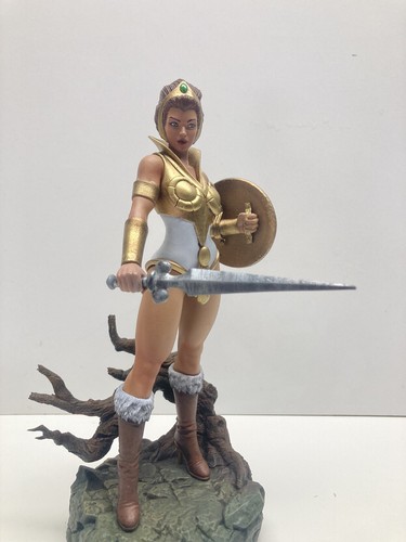 He-Man Masters Of The Universe MOTU 21 cm. Große Teela Figur - Picture 3 of 9
