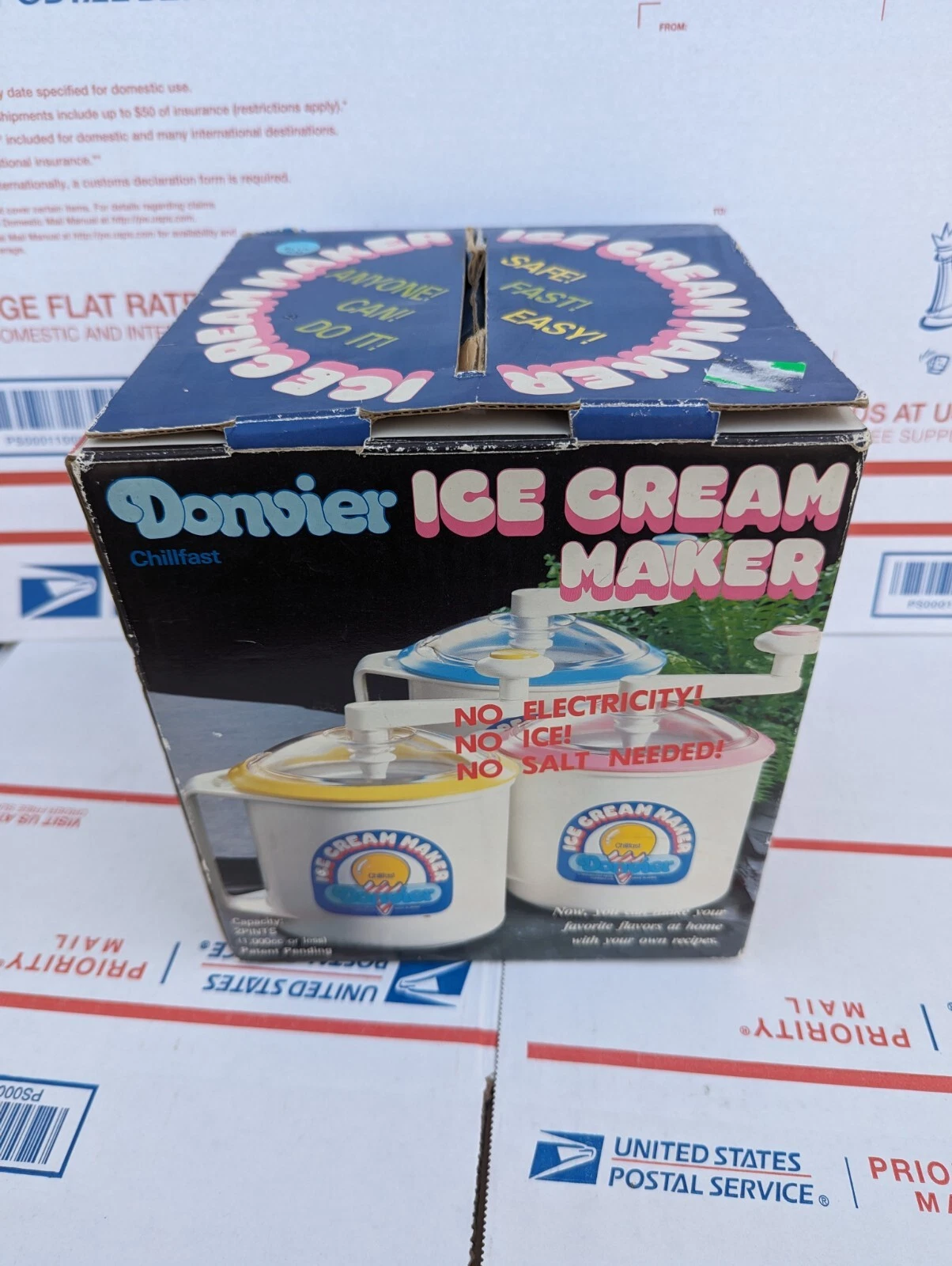 Donvier Vintage Chillfast Ice Cream Maker 1 Quart 2 Pts Blue Rim Made in Japan