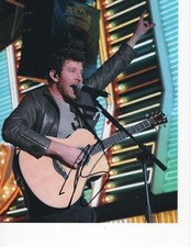 BRETT ELDREDGE SIGNED ROCKING OUT 8X10